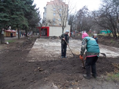 У Чернівцях на Проспекті знесли незаконне будівництво