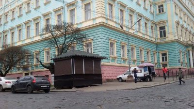 Чернівецькі депутати ще в березні дозволили встановлення скандального кіоску