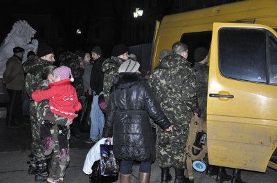 У Чернівцях із молитвою провели буковинських добровольців на схід (ФОТО)