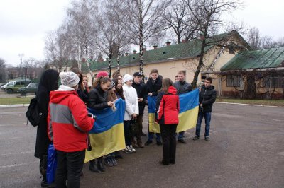 Буковинці відправили на Схід вантажівку з допомогою