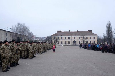 Буковинські десантники відправилися в зону АТО (ФОТО)