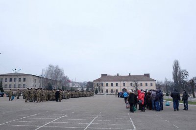 Буковинські десантники відправилися в зону АТО (ФОТО)