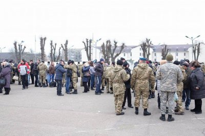 Буковинські десантники відправилися в зону АТО (ФОТО)