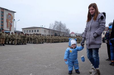 Буковинські десантники відправилися в зону АТО (ФОТО)