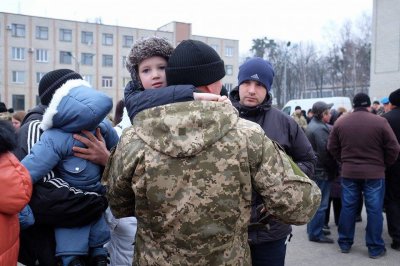 Буковинські десантники відправилися в зону АТО (ФОТО)