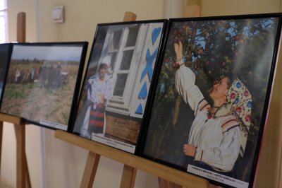 Дует двох культур показали на етнографічній фотовиставці в Чернівцях