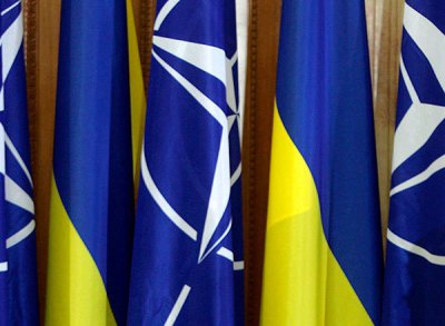 Україна повідомила НАТО про відмову від позаблоковості