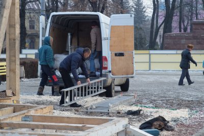 Як Чернівці готуються до новорічних свят (ФОТО)