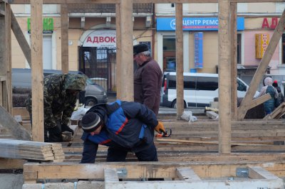 Як Чернівці готуються до новорічних свят (ФОТО)