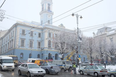 Міліція шукає вибухівку в Чернівецькій міськраді (ФОТО)