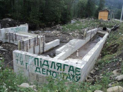 На Путильщині селяни протестують проти будівництва міні-ГЕС