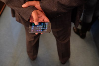 Піар на "брониках" і дорогі iPhone депутатів: як пройшла сесія міськради (ФОТО)
