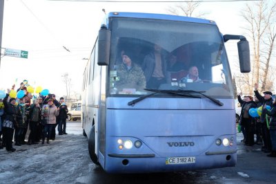 У Чернівцях зустріли десантників, які повернулися із зони АТО (ФОТО)