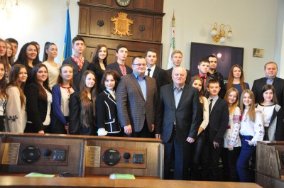 Юні депутати провели сесію учнівської ради в Чернівцях (ВІДЕО)