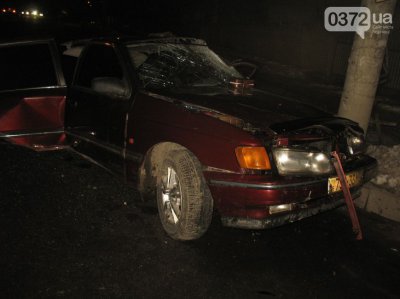 Жахлива аварія в Чернівцях: авто розірвало на дві частини (ФОТО)