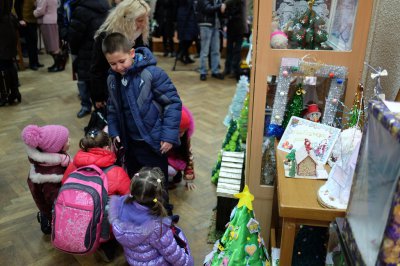 Діти з усієї Буковини створили новорічні еко-прикраси (ФОТО)