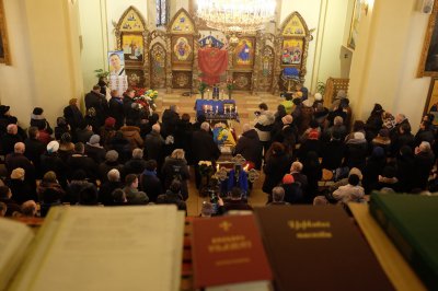 У Чернівцях поховали волонтера, який загинув на Сході (ФОТО)