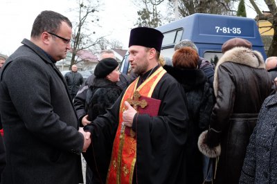 У Чернівцях поховали волонтера, який загинув на Сході (ФОТО)