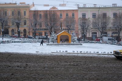 Через снігопад у Чернівцях утворились затори (ФОТО)