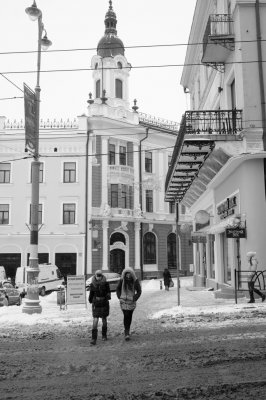 Через снігопад у Чернівцях утворились затори (ФОТО)