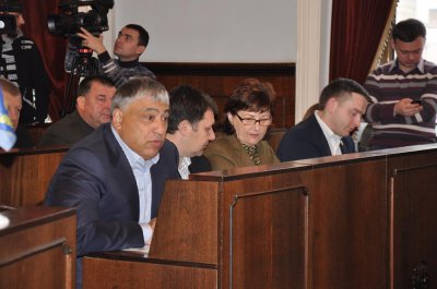 Депутати Чернівецької міськради розбіглися без шампанського