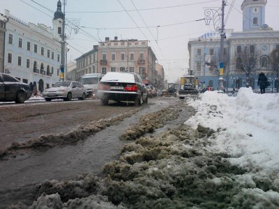 Через аварію у центрі Чернівців до 19.00 не буде води