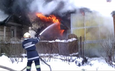 У Чернівцях згорів павільйон з вінками (ВІДЕО)