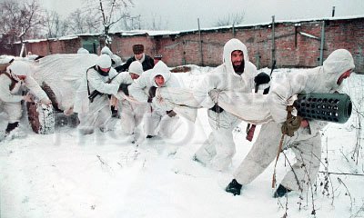 Бойовики обстрілюють з артилерії Єнакієве та Донецьк