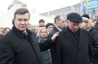 Київський суд заочно арештував Януковича та Азарова