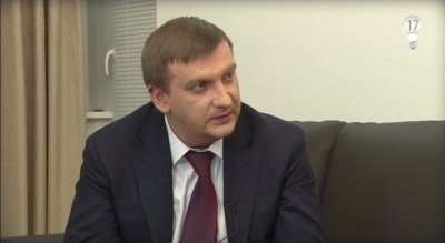 Міністр з Буковини Петренко показав журналістам свою оселю (ВІДЕО)