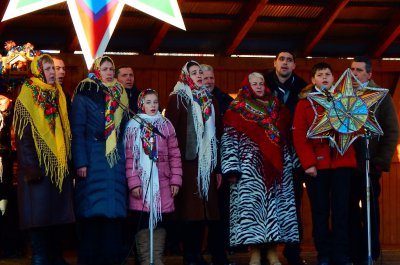 У Вижниці колядники помолилися за українських солдатів (ФОТО)