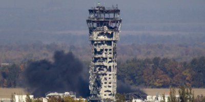 У Донецькому аеропорту бойовики зруйнували диспетчерську вежу