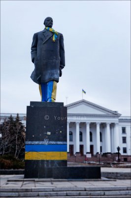 Відомий фотохудожник з Франції Юрій Білак презентував буковинцям кадри із зони АТО (ФОТО)