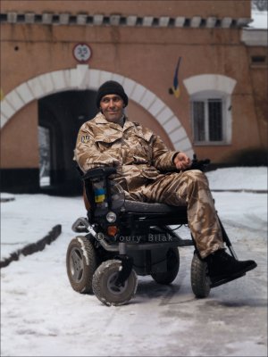 Відомий фотохудожник з Франції Юрій Білак презентував буковинцям кадри із зони АТО (ФОТО)