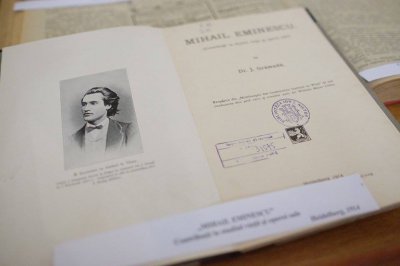 Виставка документів відкрилася у Чернівцях до 165-ліття Міхая Емінеску (ФОТО)