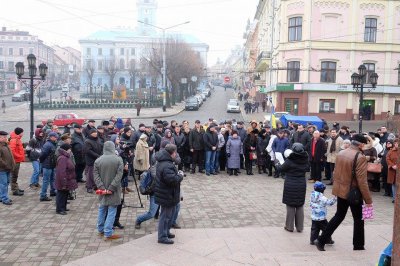 Чернівчани приєдналися до Маршу миру, щоб засудити тероризм