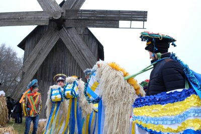 Колядники з усієї Буковини проводжали свята в музеї просто неба (ФОТО)