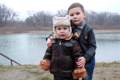 Чернівчани на Водохреще традиційно скупалися у крижаній воді (ФОТО)