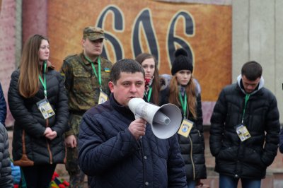 Чернівчани утворили Ланцюг Єднання, співаючи гімн та стрілецькі пісні (ФОТО)