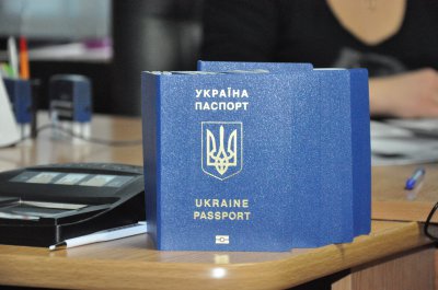 У Чернівцях почали видавати перші біометричні паспорти (ФОТО)