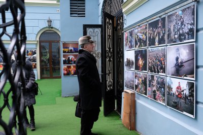 У Чернівцях відкрили фотовиставку, присвячену подіям на Майдані (ФОТО)