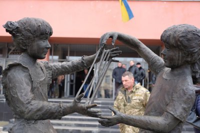 У Чернівцях попрощалися із загиблим бійцем Леонідом Петихачним (ФОТО)