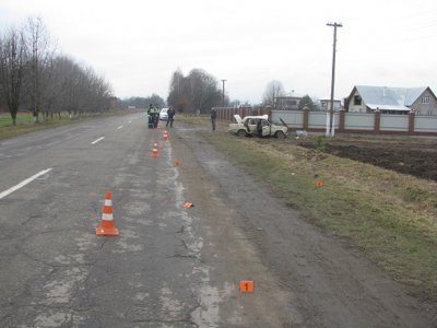 На Буковині водій зіткнувся з бетонною огорожею й загинув на місці