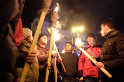 Чернівчани вшанували героїв Крут смолоскипною ходою (ФОТО)