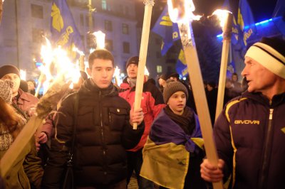 Чернівчани вшанували героїв Крут смолоскипною ходою (ФОТО)