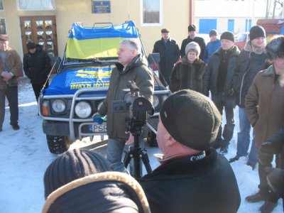 Буковинці купили для бійців АТО джип (ФОТО)