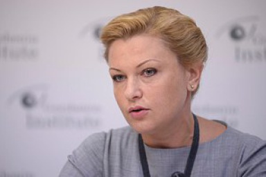 Нардеп Продан попросила у земляка Яценюка грошей на дороги у Чернівцях Нардеп Продан попросила у земляка Яценюка грошей на дороги у Чернівцях