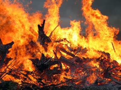 На Буковині у вихідні пожежі знищили дві будівлі