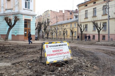 На вулиці Хмельницького у Чернівцях прибрали сміття (ФОТО)