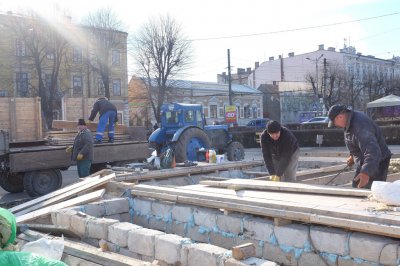 Палац Діда Мороза нарешті розібрали в Чернівцях (ФОТО)